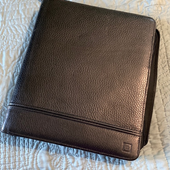 Day Runner | Time Design | Time System Management A5 Black Leather Binder - Picture 1 of 4
